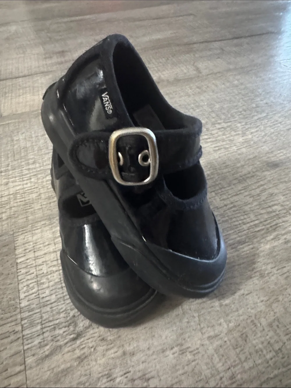 Vans shiny black